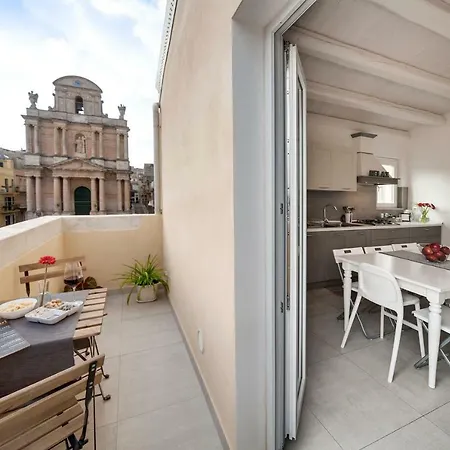Piazza Salvatore 7, Gocce Di Sicilia Holiday home *
