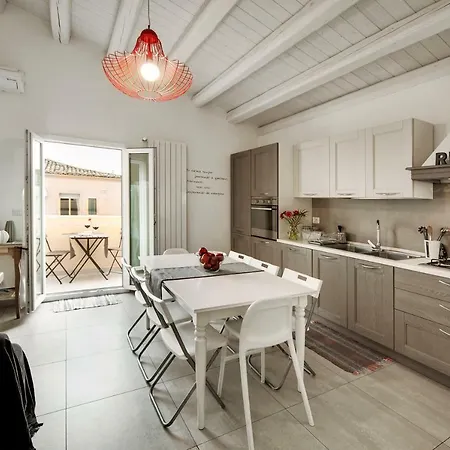 Holiday home Piazza Salvatore 7, Gocce Di Sicilia *